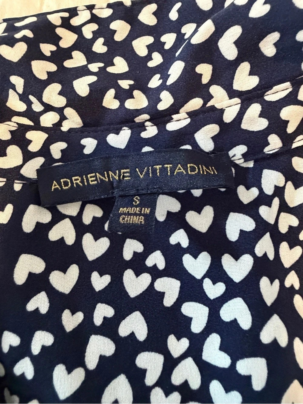 Adrienne Vittadini Heart Print Button Down Shirt in Blue & white Like New - Picture 3 of 11
